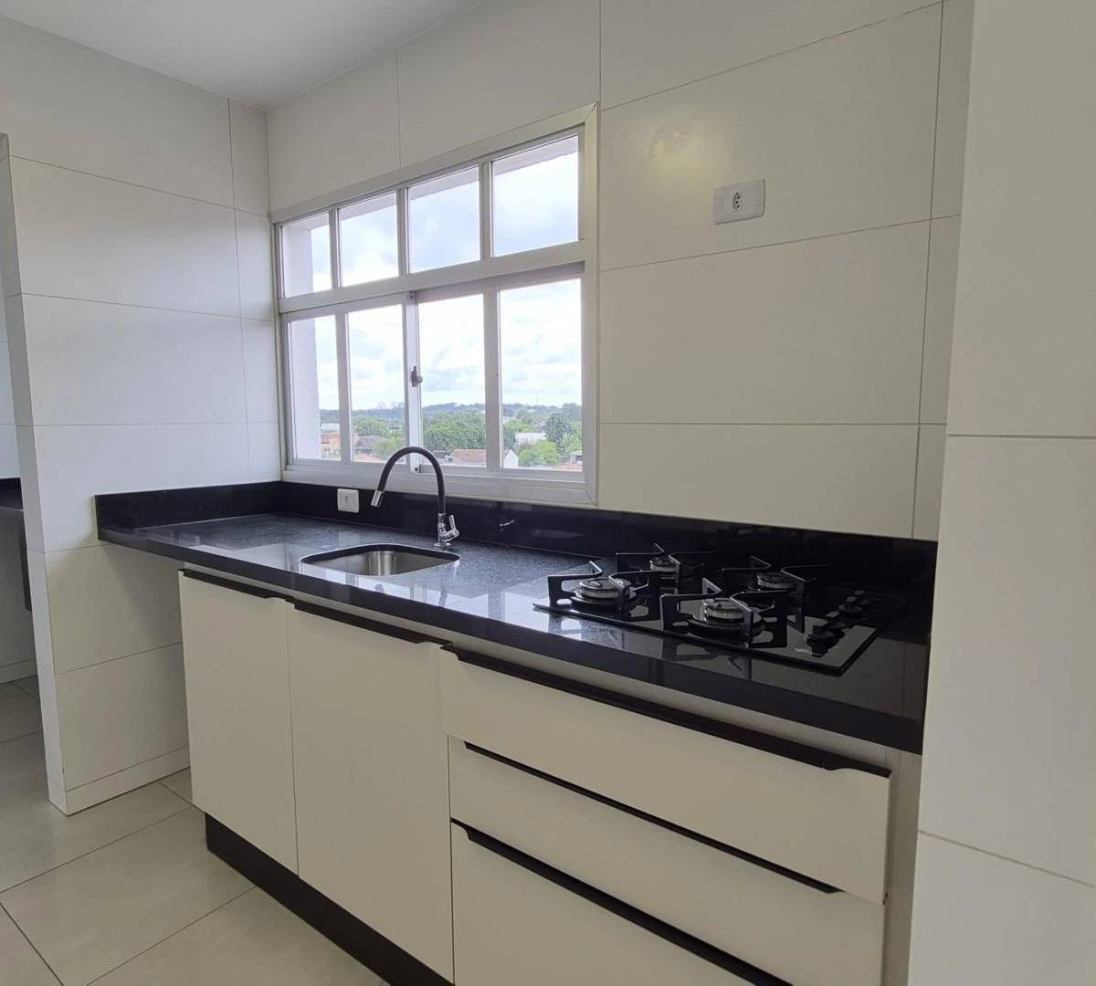 Квартира: 2 спальні, 1 з власною ванною кімнатою, 110 м² — photo 2