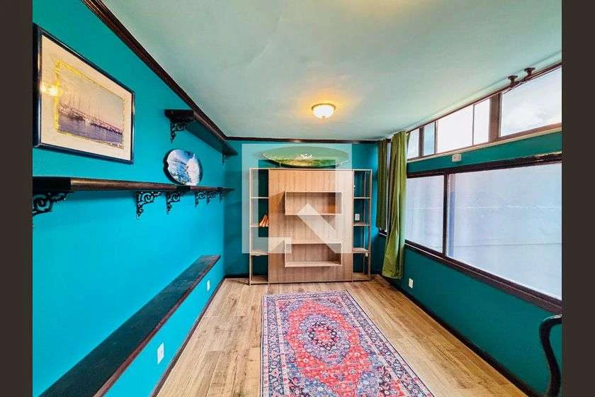 Apartamento de 1 dormitorio de 30 m² con balcón acristalado — photo 3