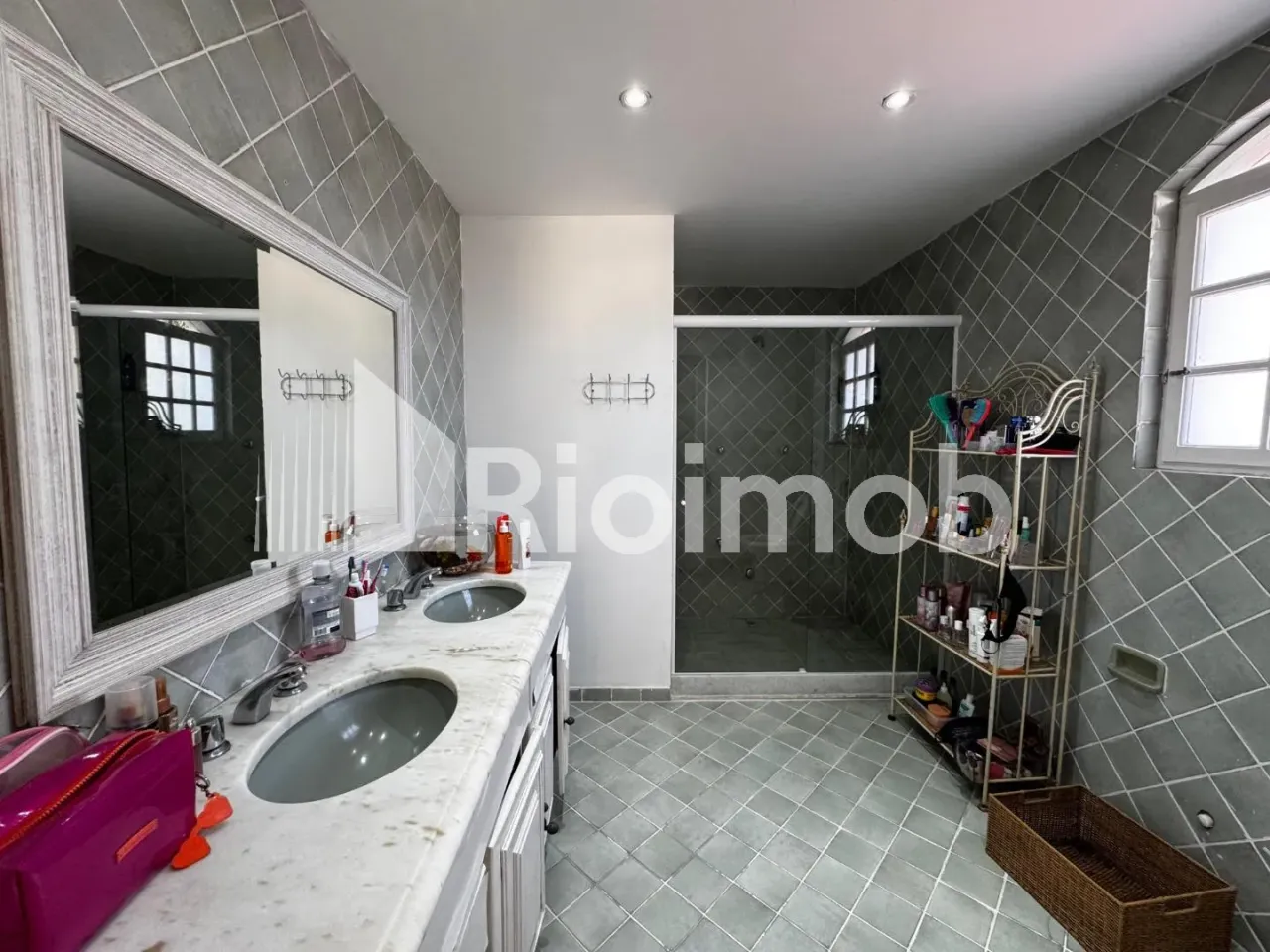 Furnished house with 4 bedrooms and an open-plan kitchen — photo 14