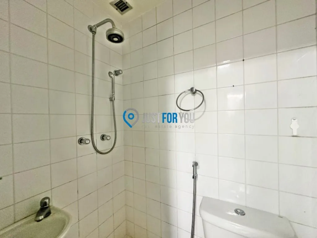 3-bedroom apartment with 5 bathrooms and 370 m² — photo 34
