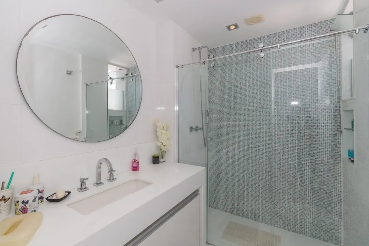 Furnished house with 5 bedrooms and 5 bathrooms — photo 20