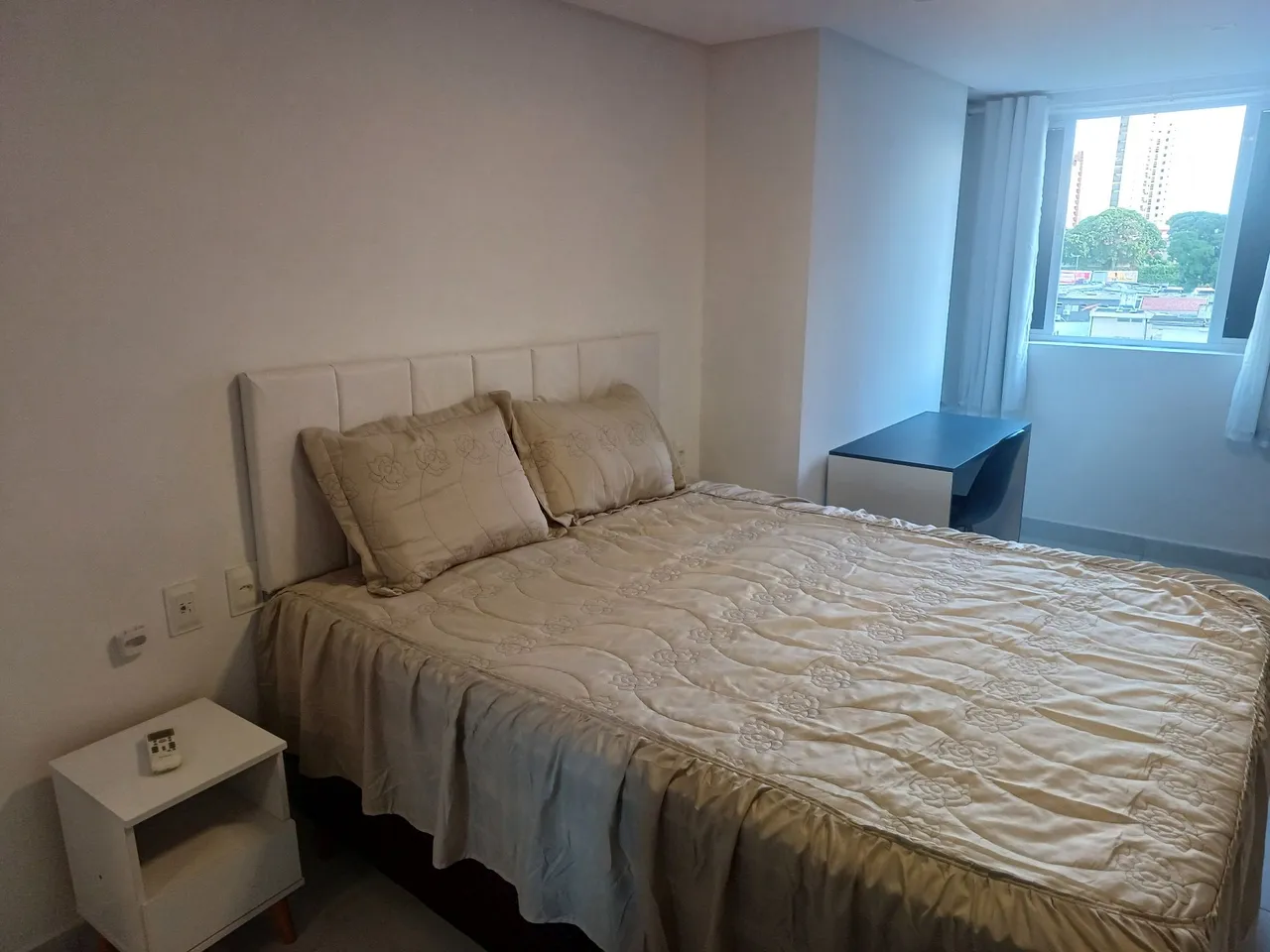 One-bedroom apartment in a building with a gym — photo 5