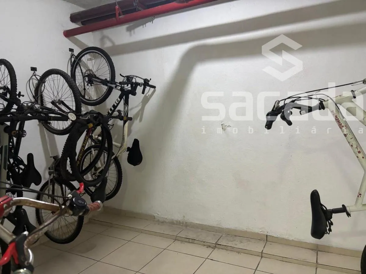 Балкон с грилем и 3 спальни: квартира 131 м² — photo 35
