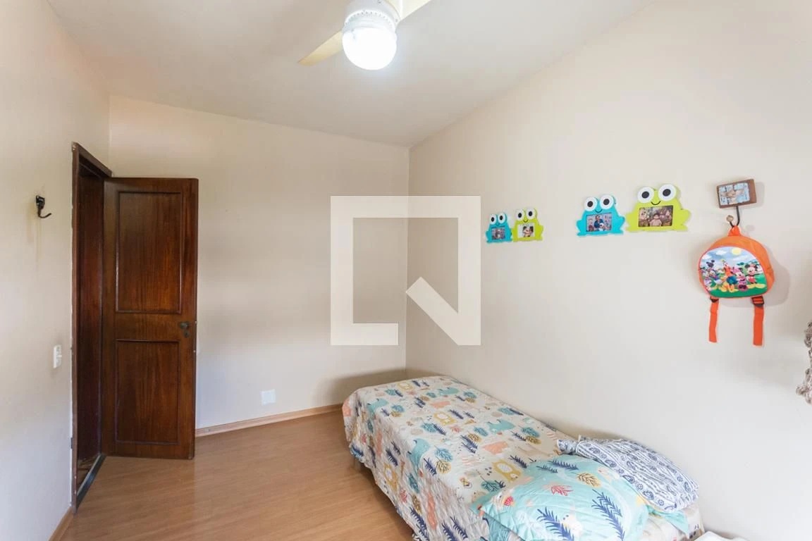 Furnished 3-bedroom apartment with suite and balcony — photo 35