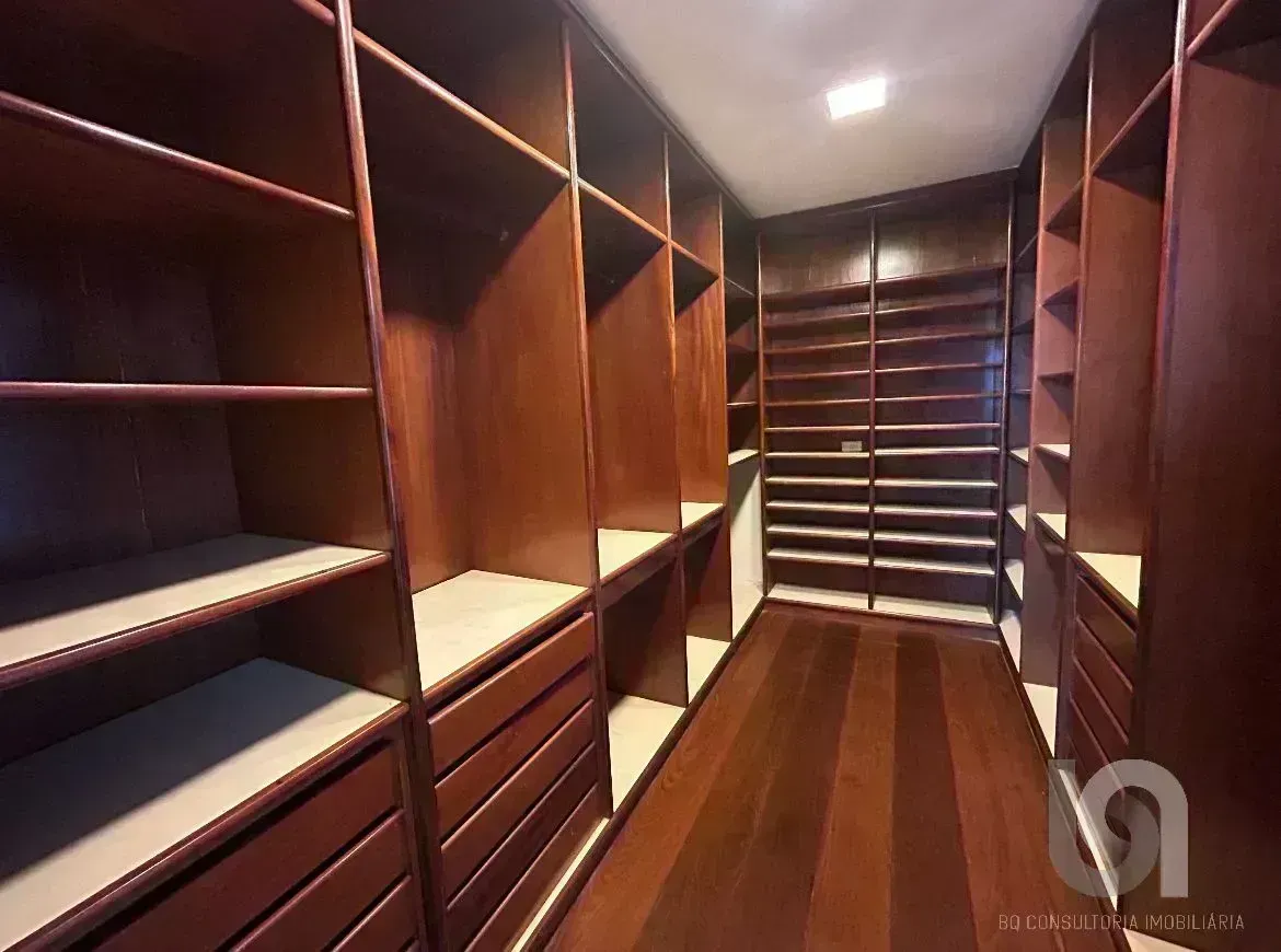 Casa com 6 quartos e cozinha fechada, 3000 m² — photo 12