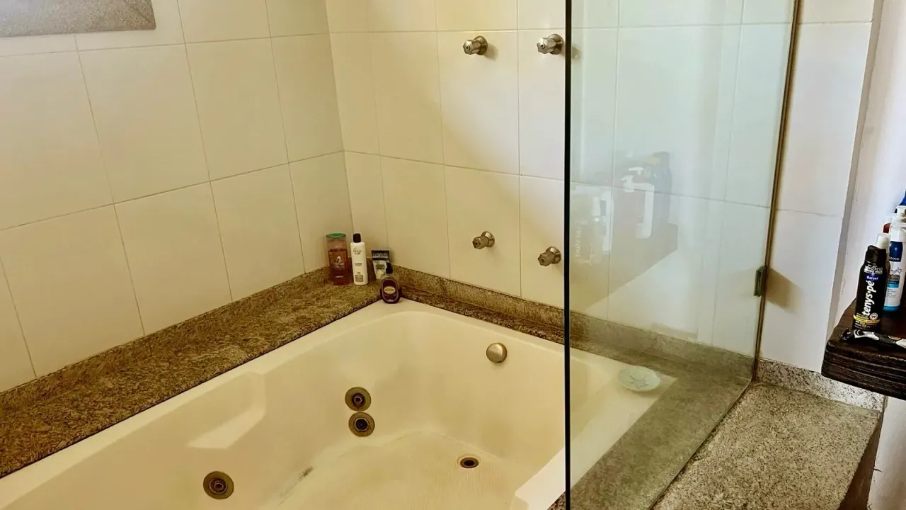 Furnished house with 5 bedrooms and 5 bathrooms — photo 11