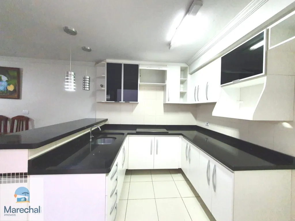 Condo townhouse with 3 bedrooms and a gas open-plan kitchen — photo 2