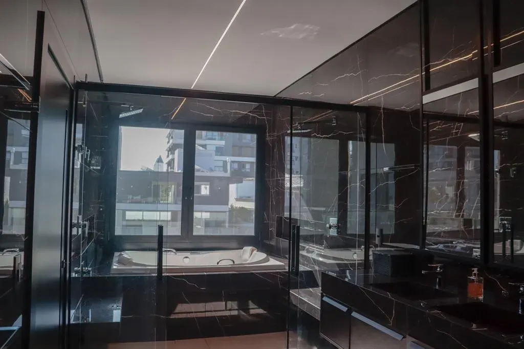 Casa amueblada con 5 suites y cocina compacta — photo 12