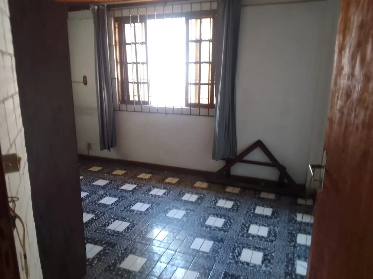 Unfurnished 1-bedroom house with no parking space — photo 2