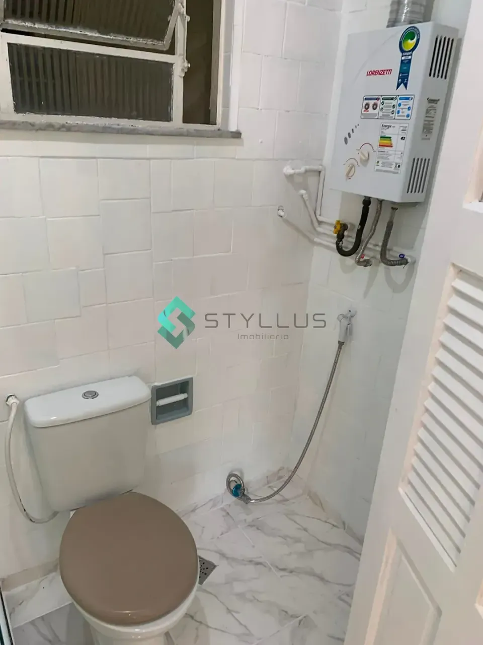 Unfurnished rental apartment with 2 bedrooms and 2 baths — photo 17