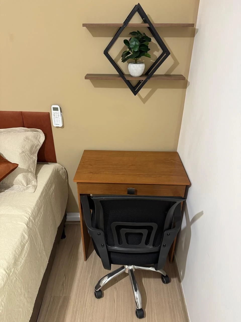 Furnished 2-bedroom apartment with 2 bathrooms — photo 9