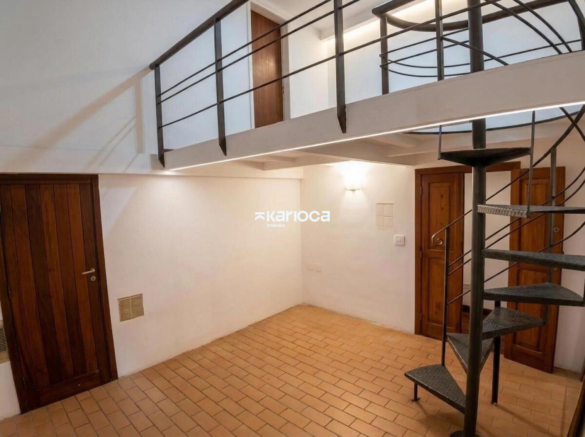 4-bedroom apartment with a washing machine — photo 8