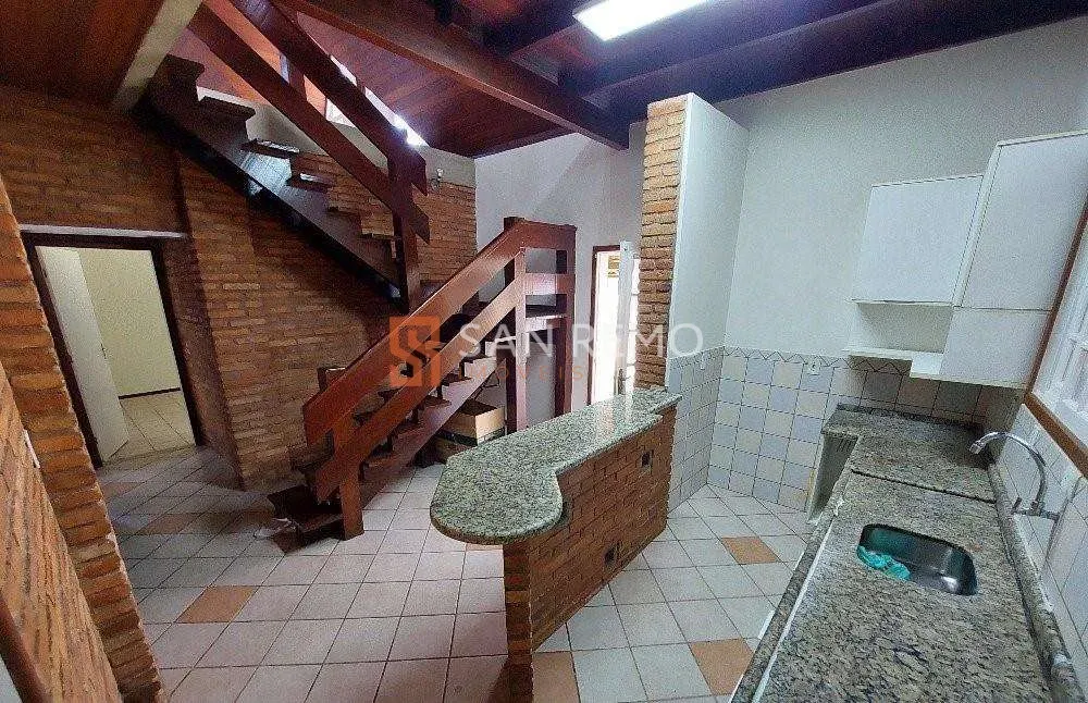 200 m² house with a fireplace and a grill on the balcony — photo 2