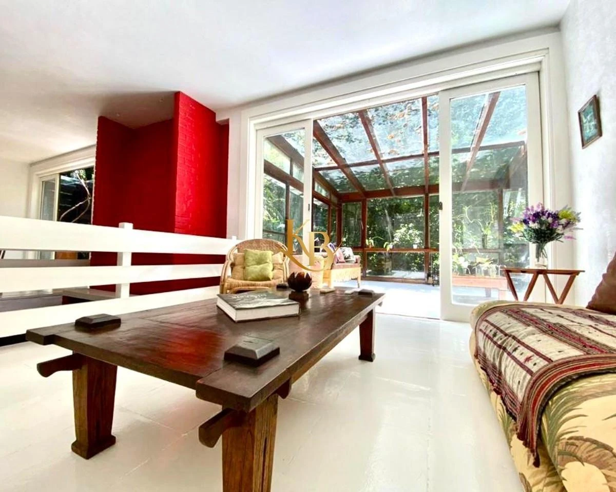 Furnished 350 m² house with 4 bedrooms and a balcony — photo 15