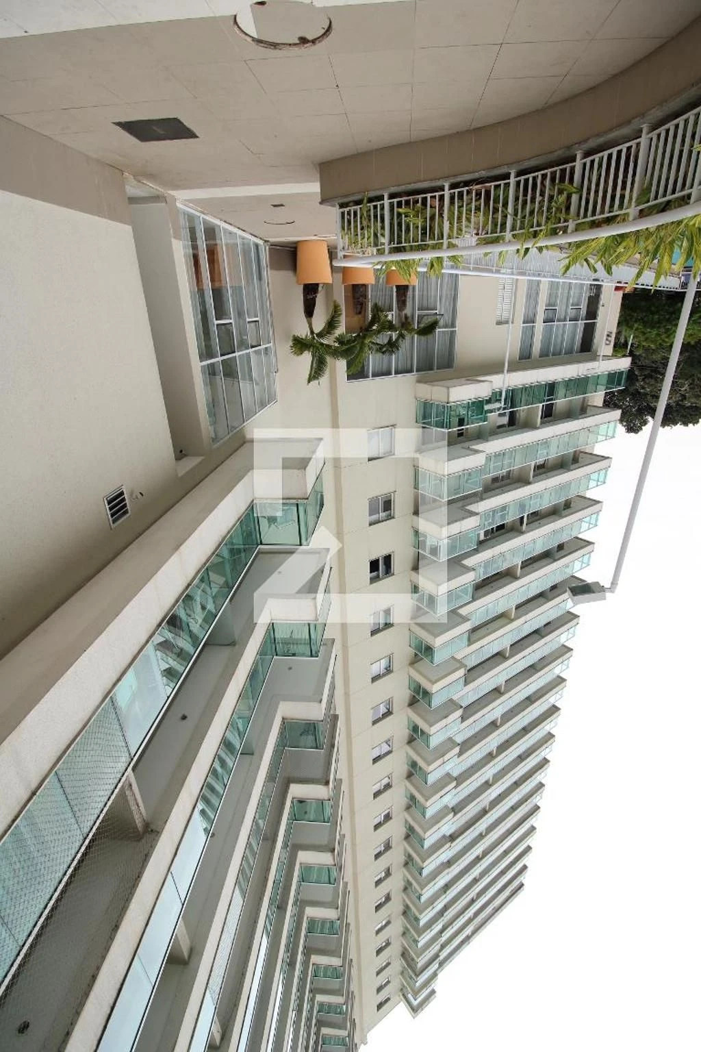 1-bedroom apartment with a glassed-in balcony — photo 45