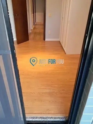 Apartment with 4 bedrooms, 5 bathrooms and a balcony — photo 17