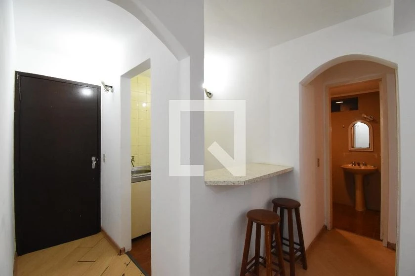 1-bedroom apartment with open-plan kitchen and gas stove — photo 11