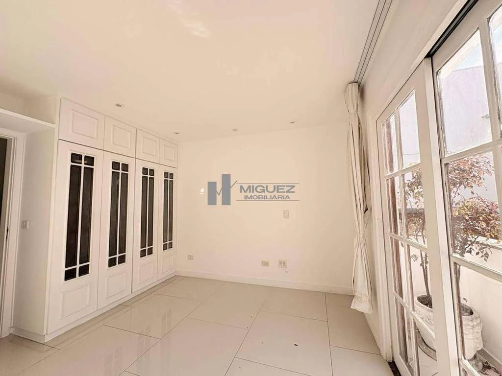 273 m² triplex house with 3 parking spaces and 5 baths — photo 8