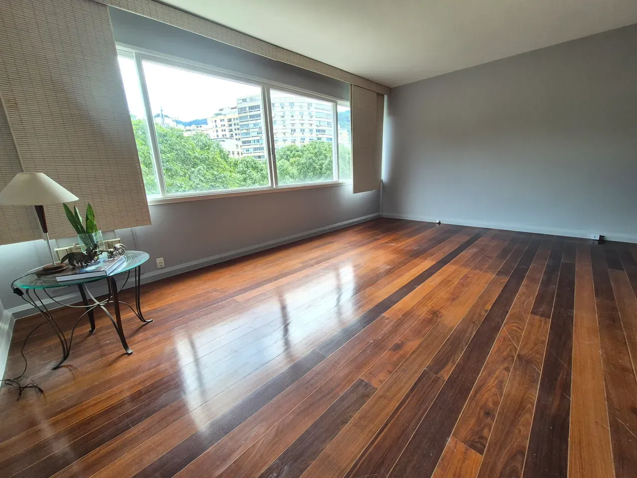 Unfurnished 4-bedroom apartment with a private garden — photo 10