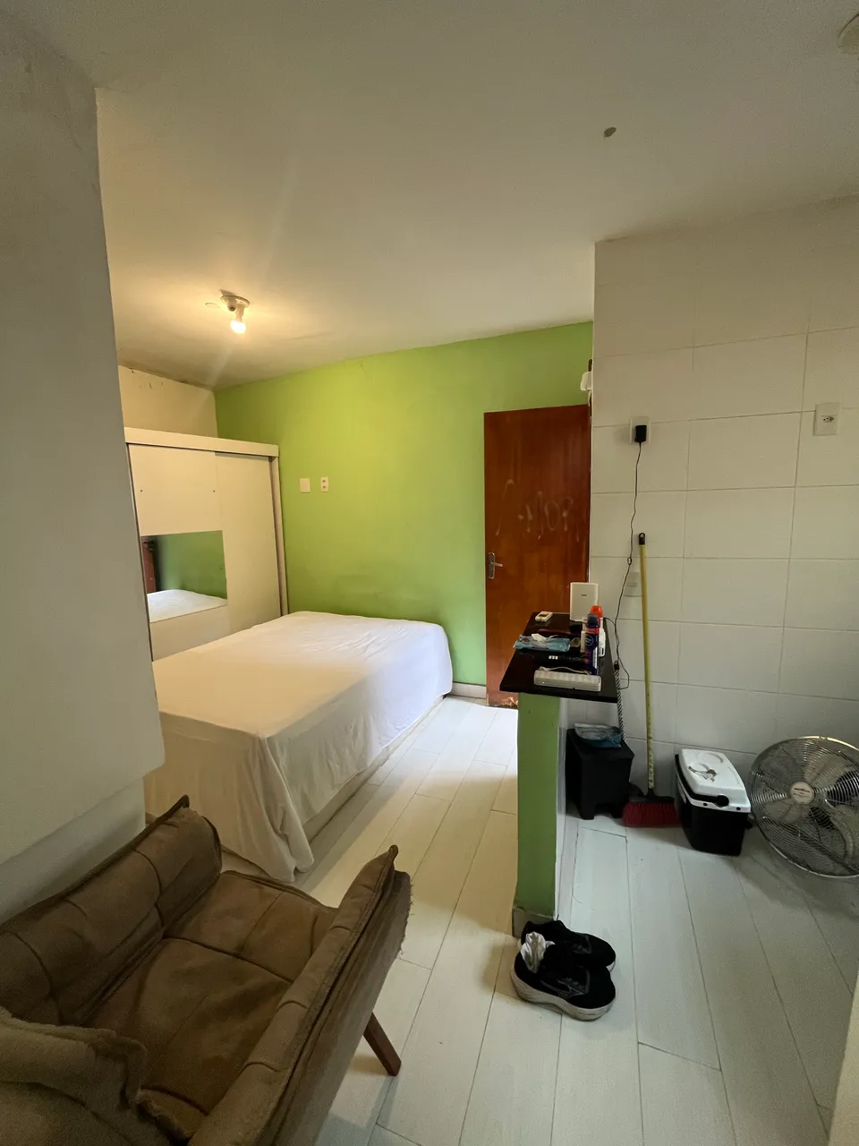 Studio kitnet with washing machine and 1 bedroom and 1 bathroom — photo 3