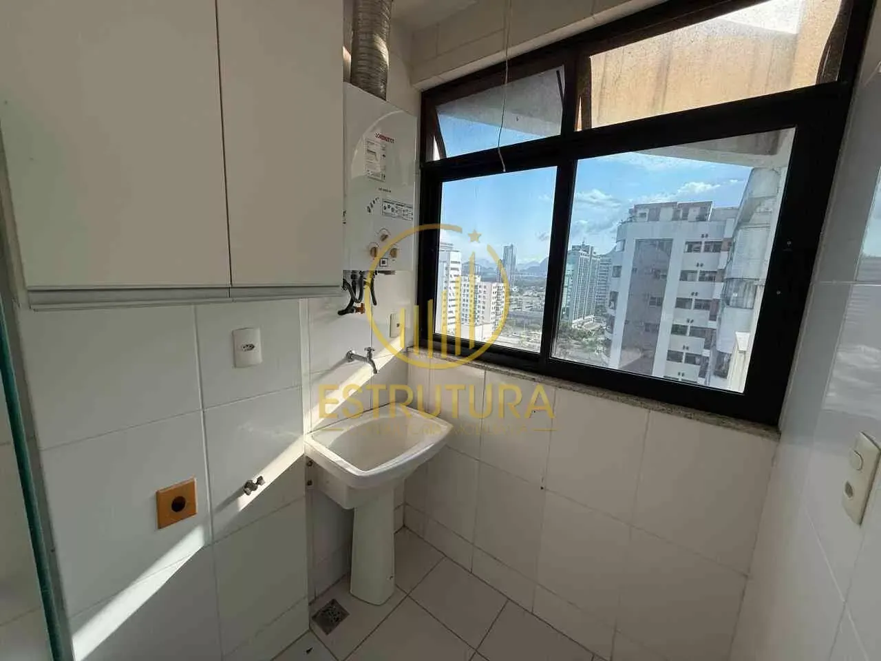 Rental apartment with 2 bedrooms and a balcony — photo 12
