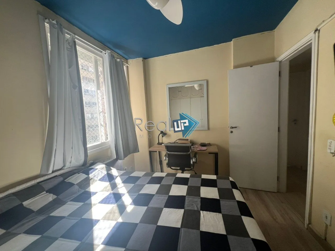 4-bedroom apartment with a washing machine in Rio de Janeiro — photo 17