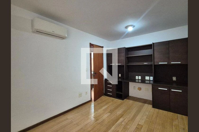 Rental apartment with 3 bedrooms and 208 m² — photo 27