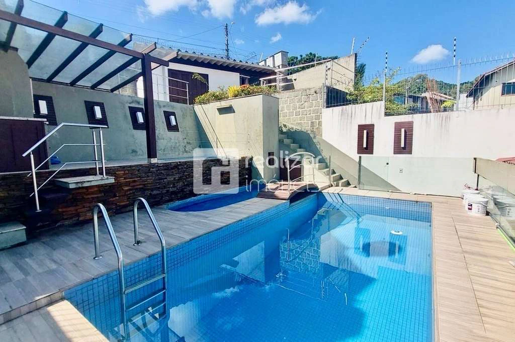 House with 4 bedrooms and 413 m² plus 2 parking spots — photo 2