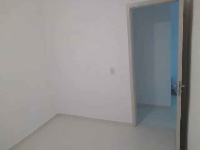 2-bedroom apartment in a building with a gym — photo 16