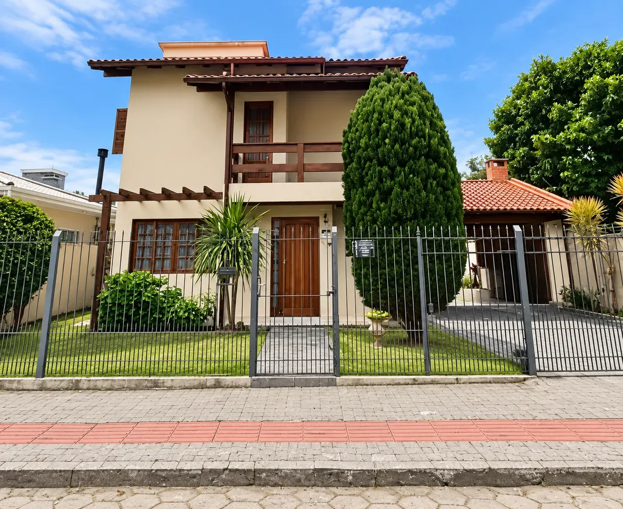 Rental house with 3 bedrooms and 360 m² — photo 24