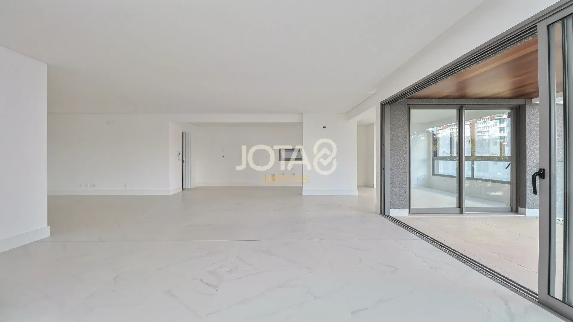 Квартира з 3 спальнями-сюїтами 193 м² і 4 паркомісця — photo 30
