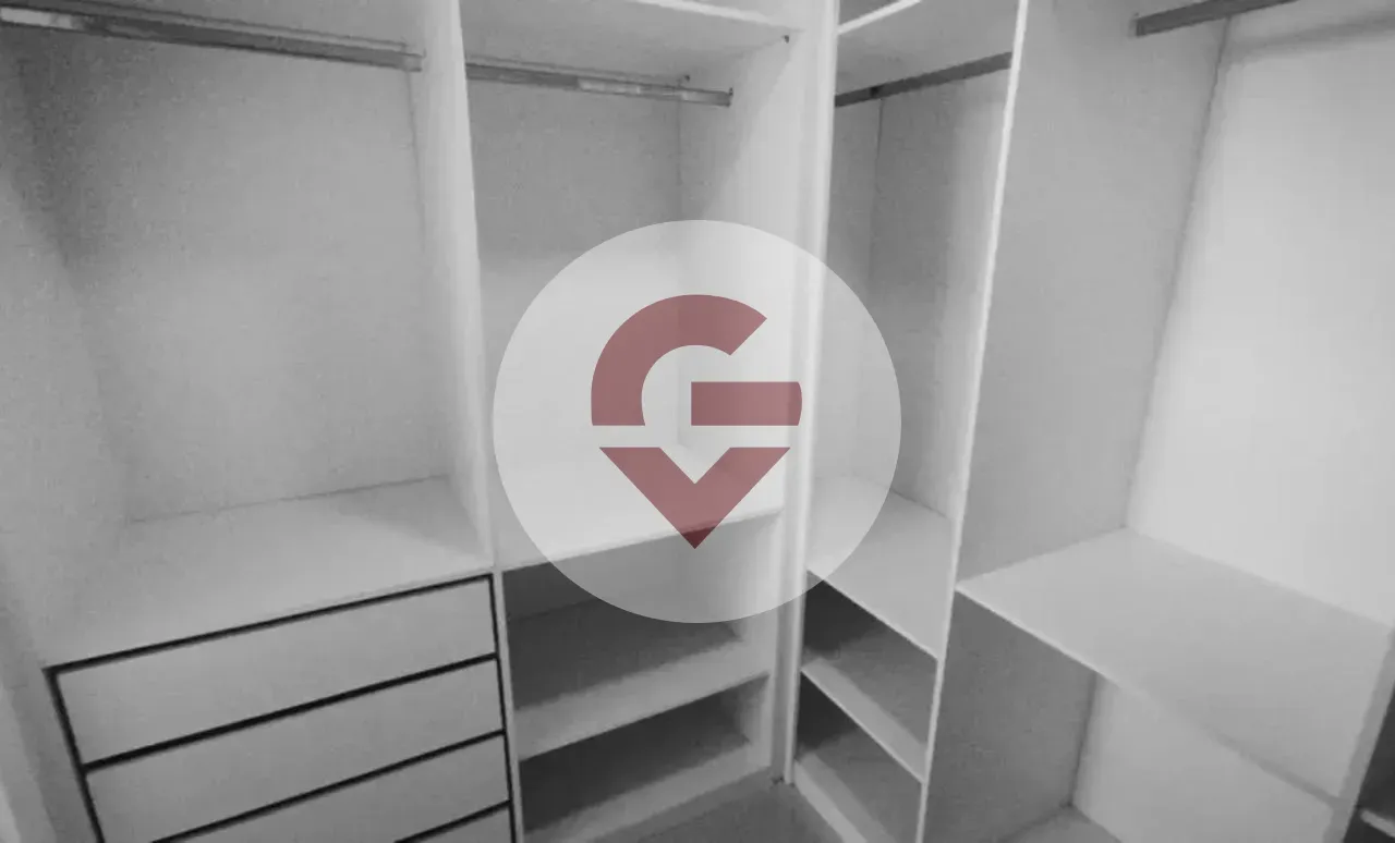 Будинок 220 м² з балконом із грилем та гардеробною — photo 28