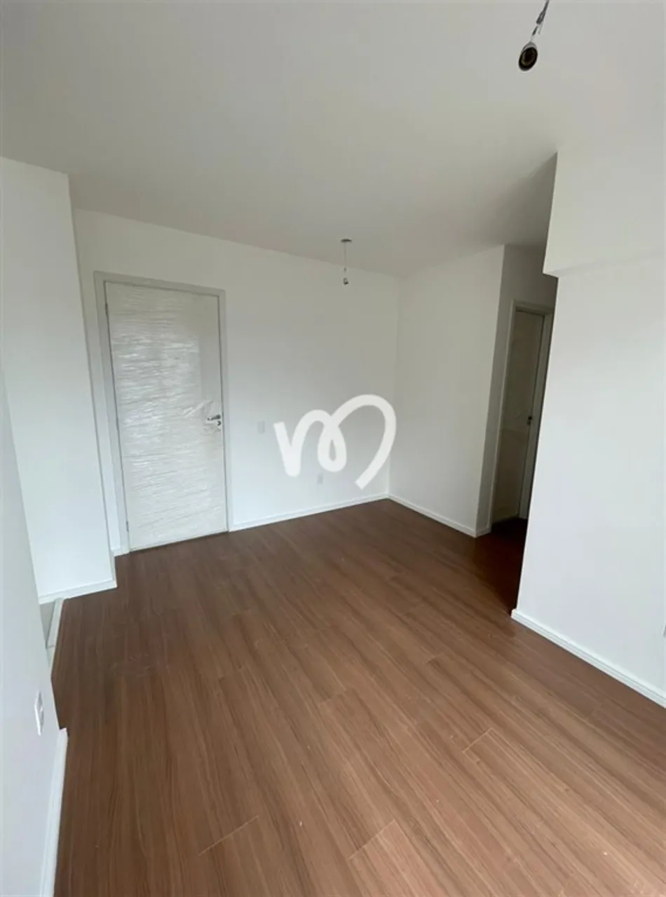 2-bedroom apartment with a modern bathroom — photo 5