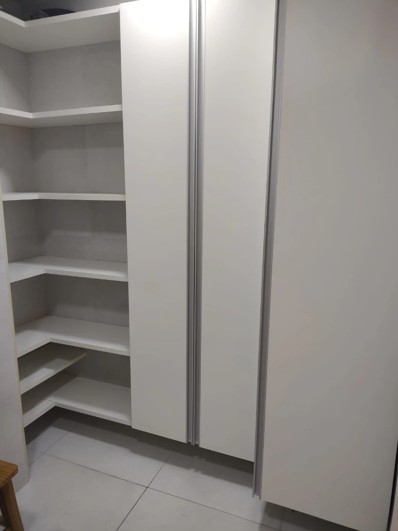 Квартира 92 м² із заскленим балконом та панорамними вікнами — photo 23