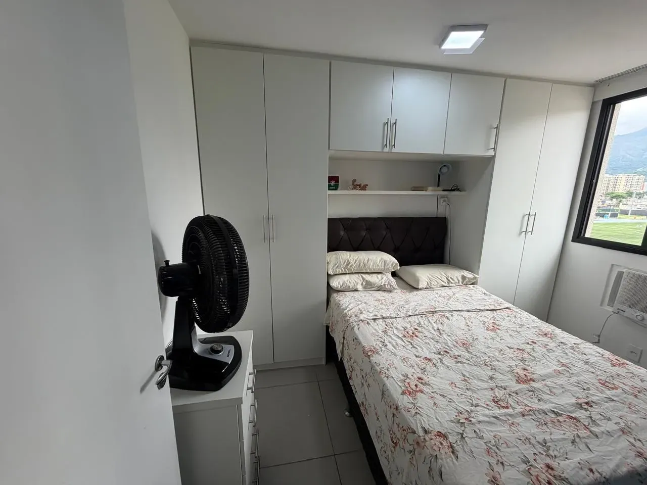 Walk-in closet in a 2-bedroom apartment, 40 m² — photo 3