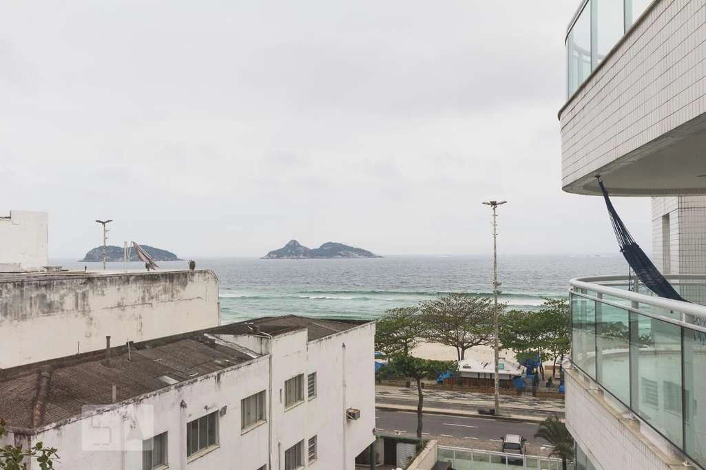 Rental apartment with 2 bedrooms and a glass balcony — photo 22