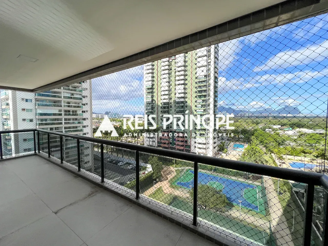 3-bedroom apartment with a suite; balcony and view — photo 9