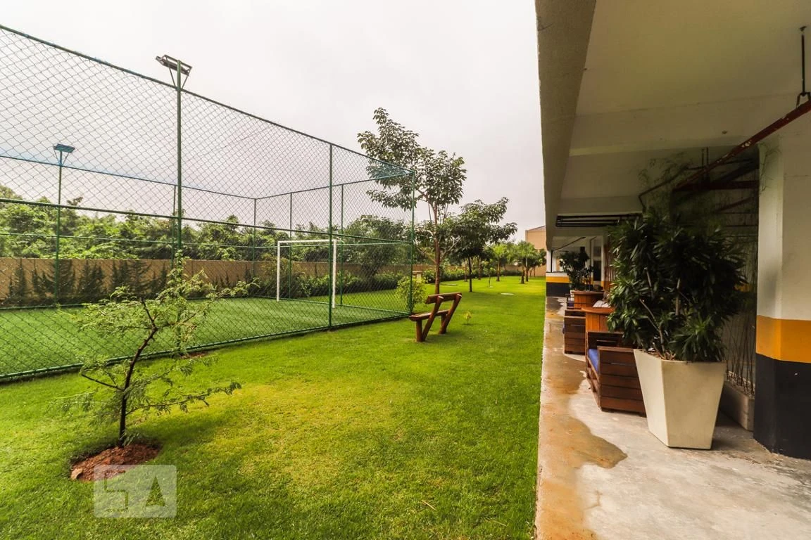 Furnished 1-bedroom apartment with a glassed balcony — photo 67