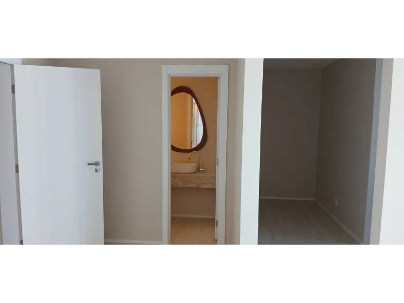 Unfurnished 3-bedroom apartment with 5 bathrooms — photo 5