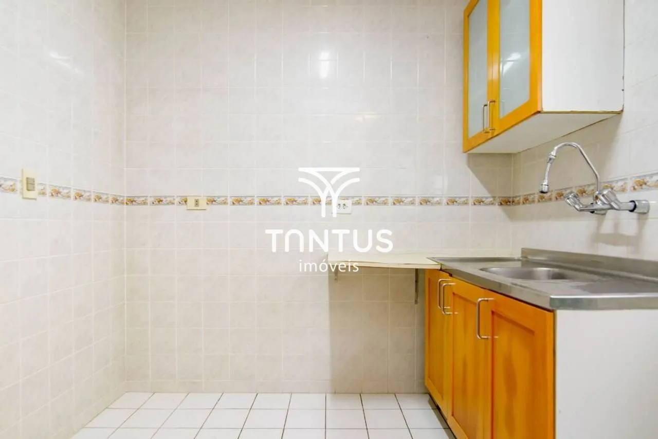 65 m² apartment with a grill on the balcony and a bathtub — photo 23