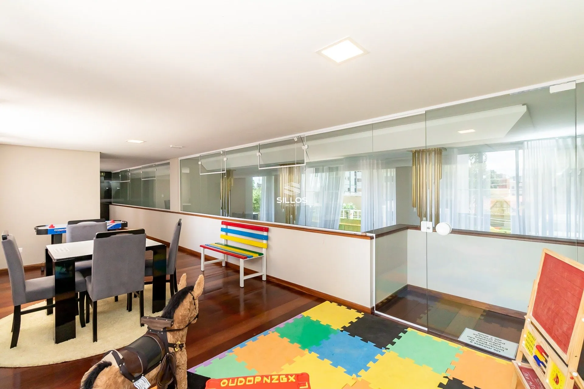 Apartamento de 241 m² con 4 dormitorios y cocina abierta — photo 45