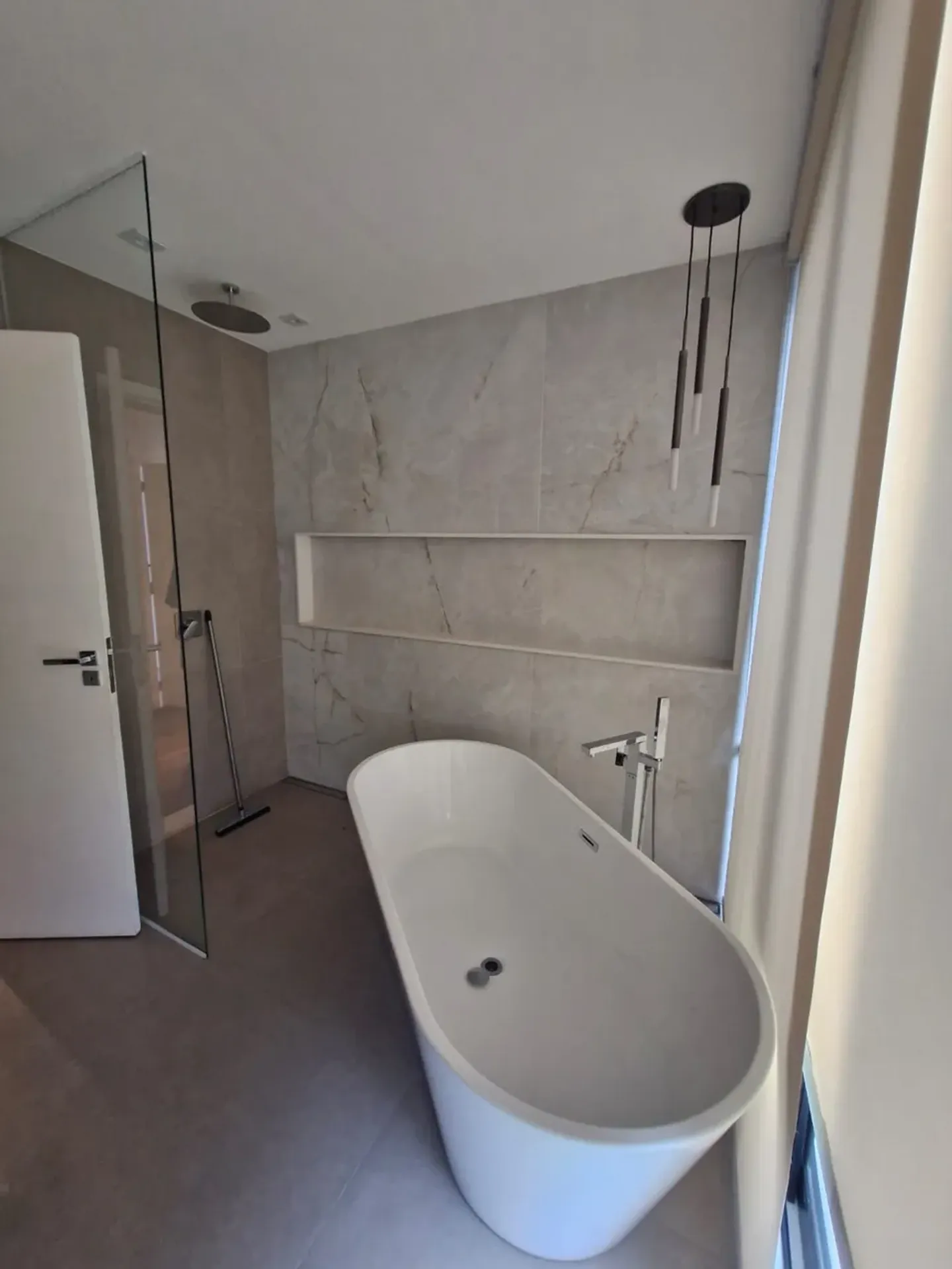 Furnished house, 280 m², with a water view — photo 37
