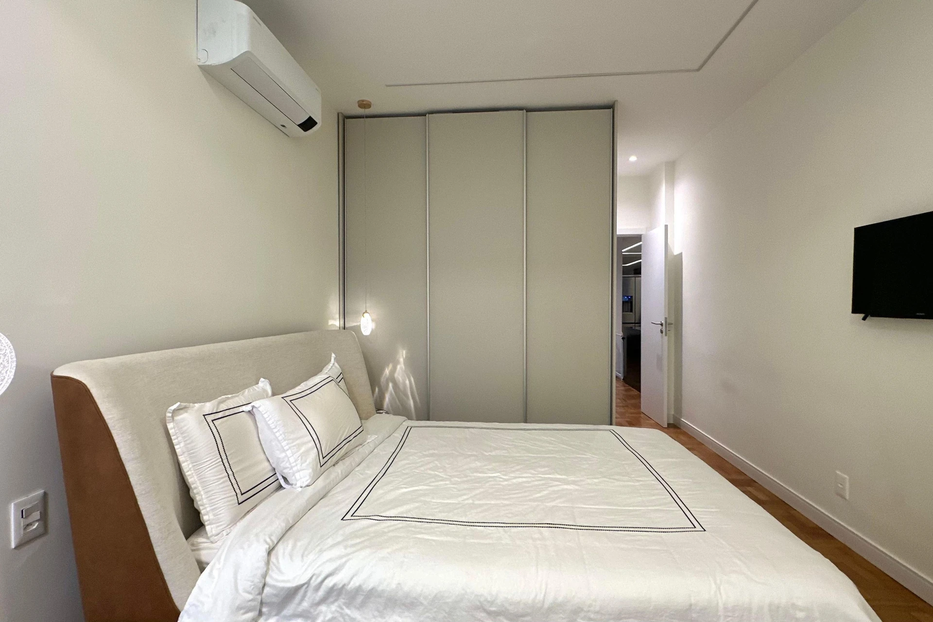 Washing machine in a 3-bedroom apartment, 110 m² — photo 6