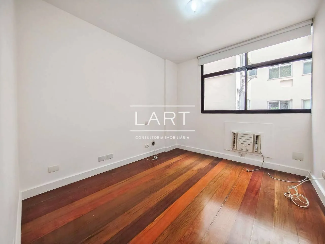 Floor-to-ceiling windows in a 3-bedroom apartment, 125 m² — photo 11
