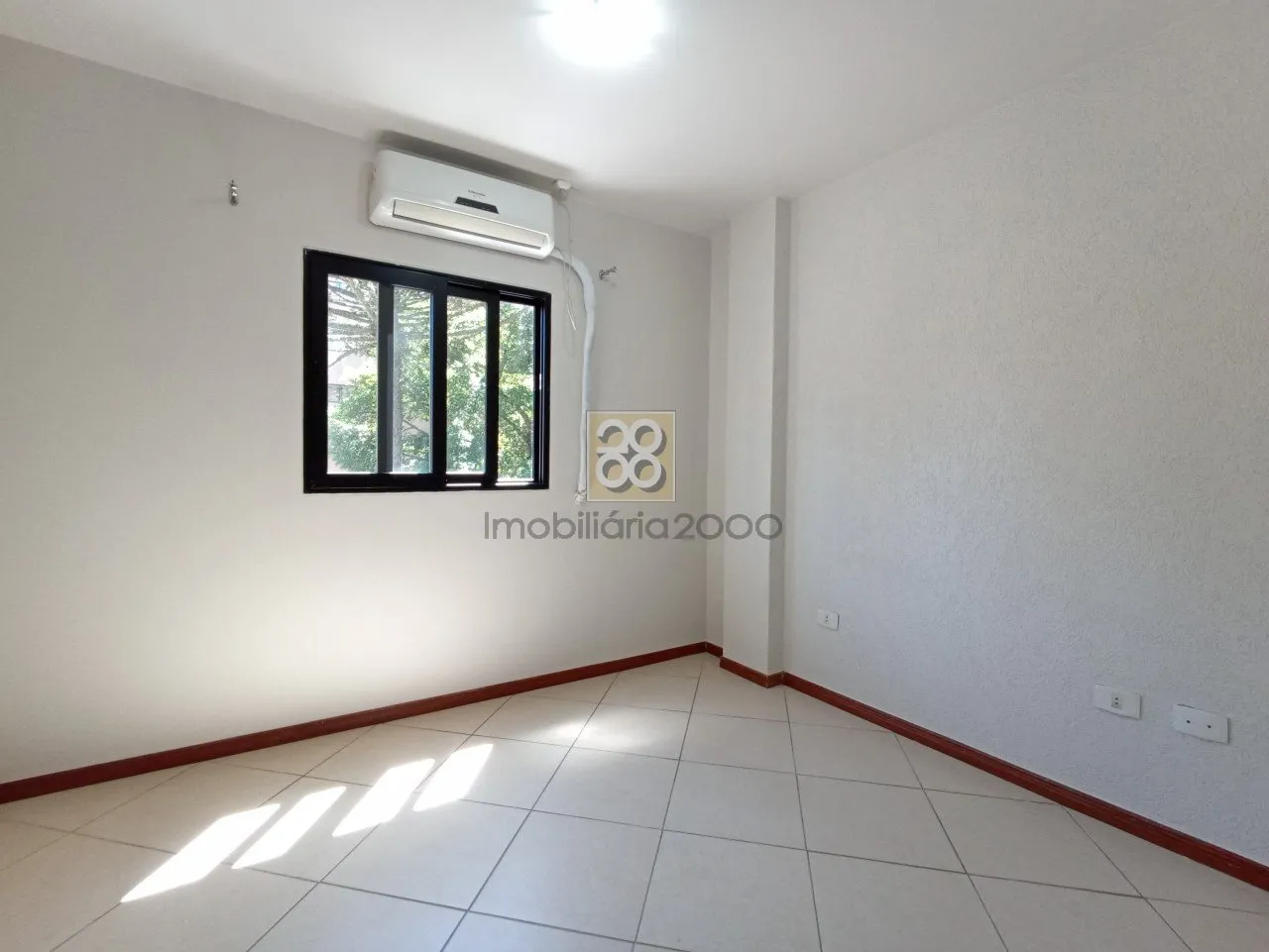 Незамебльована квартира 86 м² з 2 спальнями — photo 16