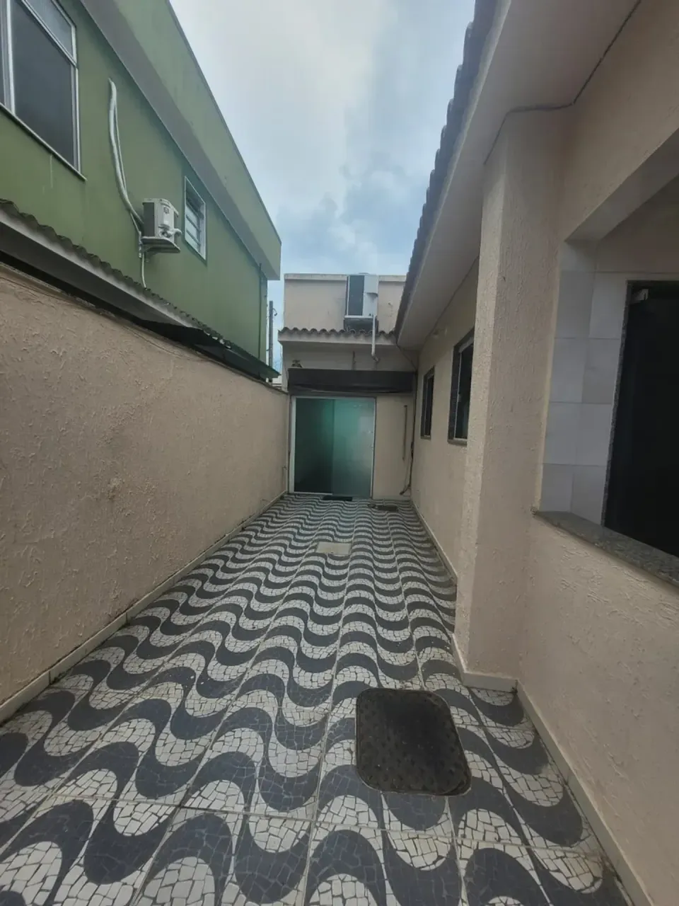 House with 5 bedrooms and a separate closed kitchen — photo 11
