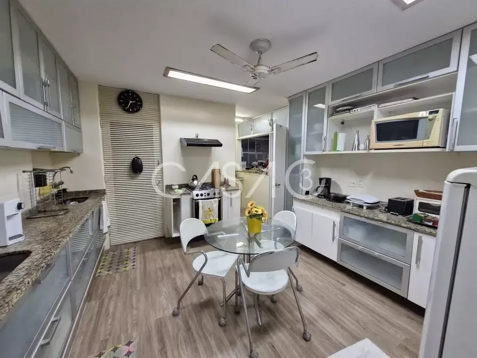 Rental apartment with 4 bedrooms and 330 m² — photo 9