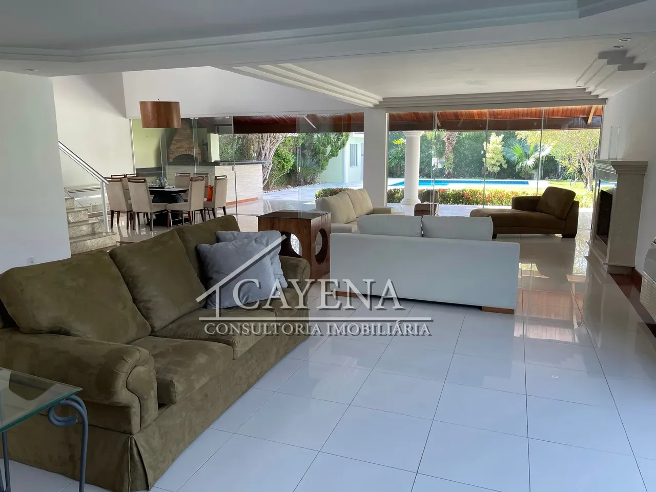 4 quartos e banheira: casa de 650 m² — photo 10