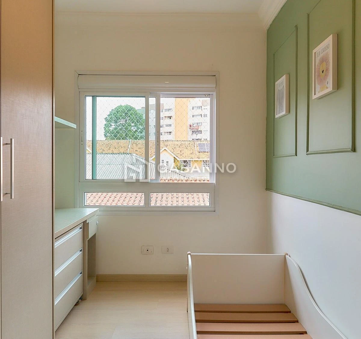 Furnished apartment, 69 m², with a glass-enclosed balcony — photo 35
