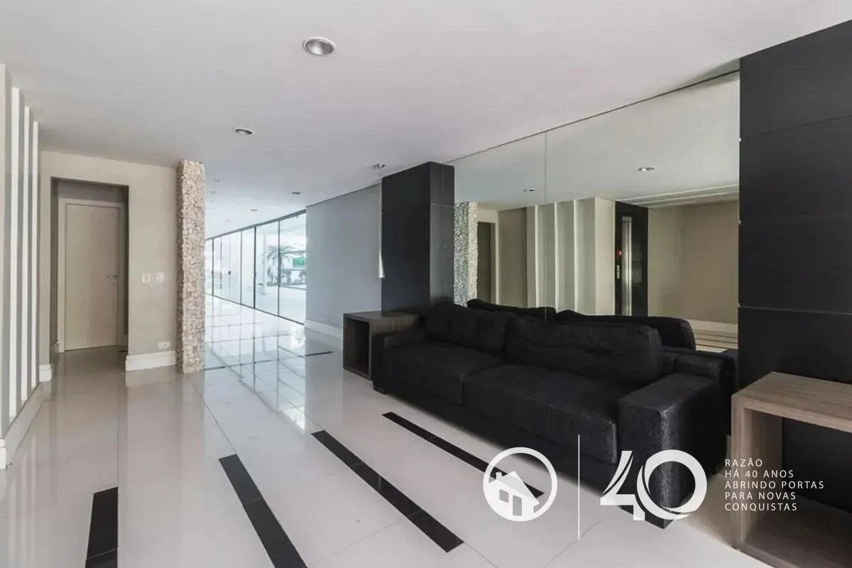 4-bedroom apartment with floor-to-ceiling windows — photo 4